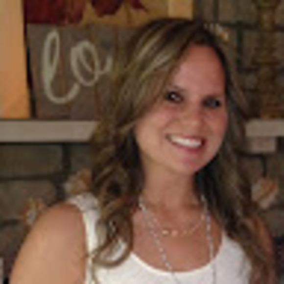 Meet your Posher, Colleen - Picture 1 of 1